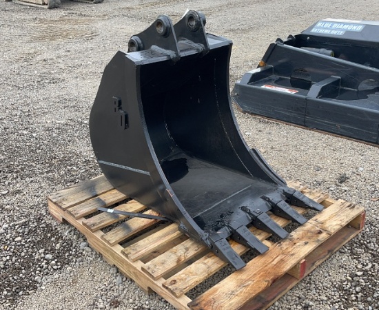 BLUE DIAMOND 24" EXCAVATOR BUCKET