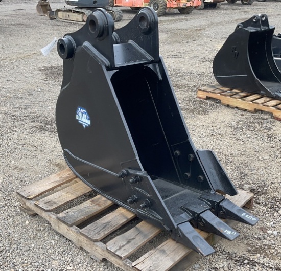 BLUE DIAMOND 18" EXCAVATOR BUCKET