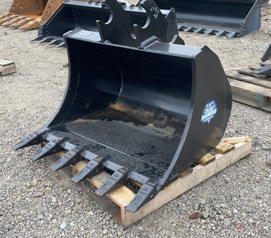 BLUE DIAMOND 36" EXCAVATOR BUCKET