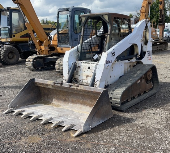 BOBCAT T300 SKID STEER