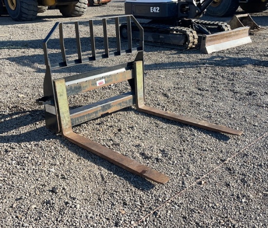 JOHN DEERE WORKSITE PRO 48" SKID STEER PALLET FORK