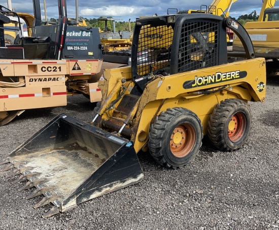 JOHN DEERE 240 SKID STEER