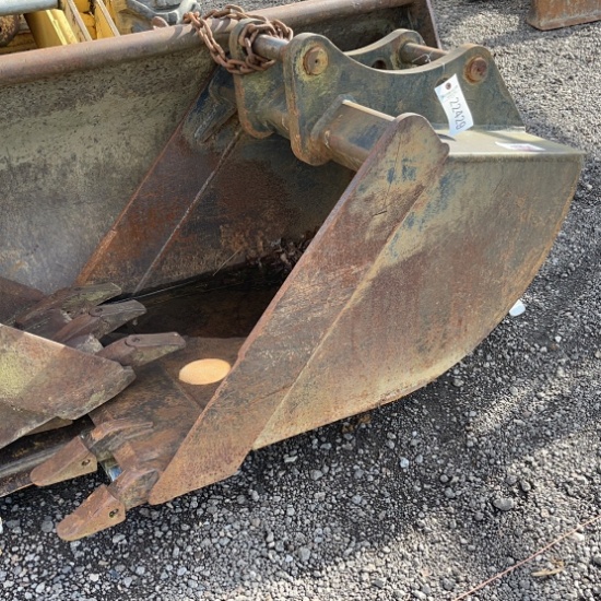 36" FORD BACKHOE BUCKET