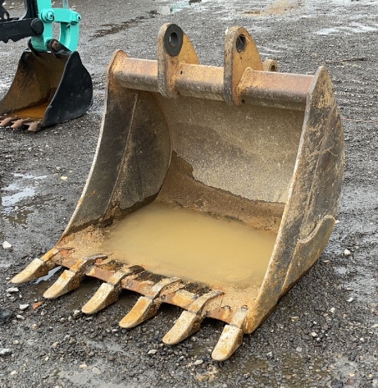 36" CASE BACKHOE BUCKET