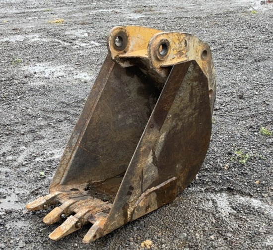 18" CASE BACKHOE BUCKET