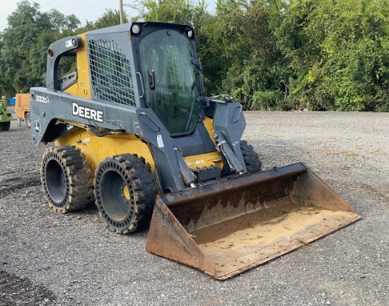 DEERE 332D SKID STEER