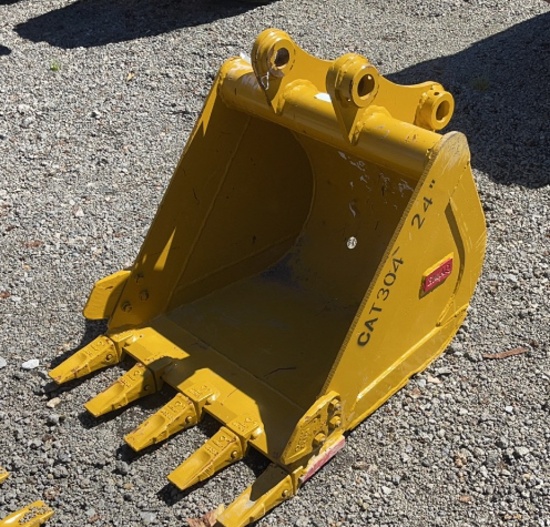 24" CAT 304 EXCAVATOR BUCKET