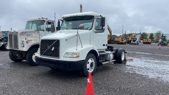 2005 VOLVO SINGLE AXLE ROAD TRACTOR