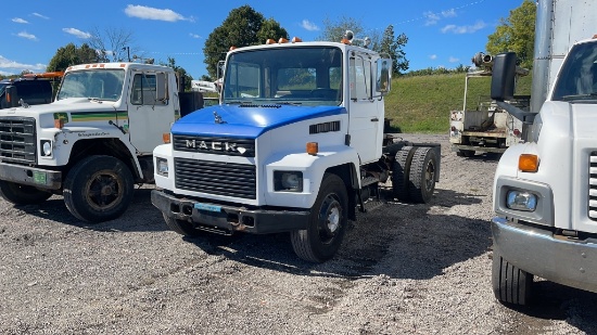 1988 MACK SINGLE AXLE ROAD TRACTOR