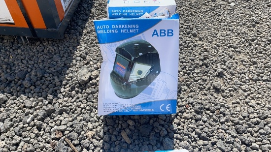 AUTO DARKENING WELDING HELMET