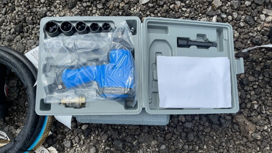 1/2" IMPACT GUN WITH SOCKET SET