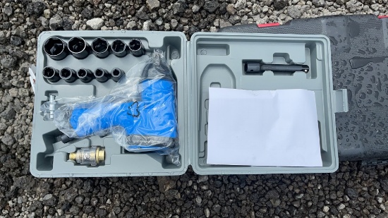 1/2" IMPACT GUN WITH SOCKET SET