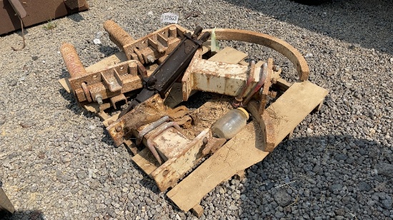 PALLET OF ASSORTED PLOW PARTS