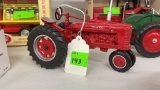 1/16TH FARMALL H MODEL TRACTOR