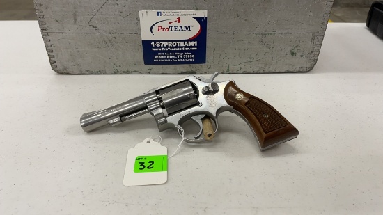 SMITH AND WESSON .38 SPECIAL MODEL 64-5 REVOLVER