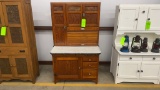 ANTIQUE OAK HOOSIER CABINET W/ SLAG GLASS