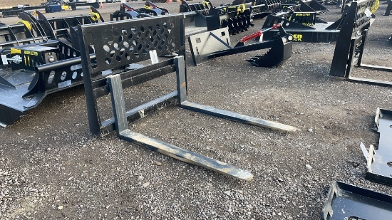 UNUSED 48" SKID STEER PALLET FORKS