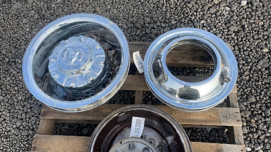 2018 AND UP DODGE DUALLY CHROME WHEEL COVERS