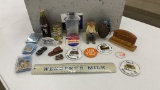 BAG OF ASSORTED COLLECTABLE ITEMS