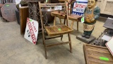 WOOD FOLD-UP WINCHESTER CHAIR
