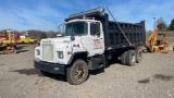 1985 MACK DM6855 TANDEM AXLE DUMP TRUCK