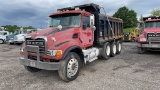 2004 MACK GRANITE MODEL CV713 TRI-AXLE DUMP TRUCK