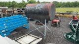 FUEL TANK WITH STAND
