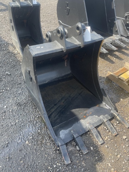 30" BLUE DIAMOND EXCAVATOR BUCKET