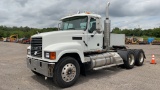 2006 MACK CH600 DAY CAB TANDEM AXLE ROAD TRACTOR
