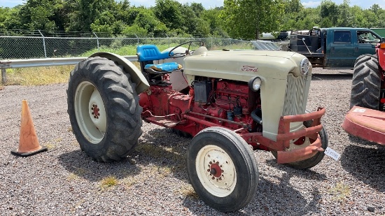 FORD 800 TRACTOR
