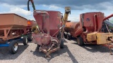 NEW HOLLAND 352 GRINDER MIXER