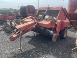 NEW IDEA 484 5'X 4' ROUND BALER