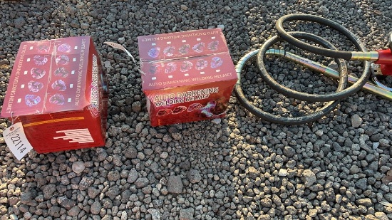 UNUSED AUTO DARKENING WELDING HELMET