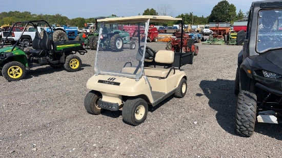 CLUB CAR ELECTRIC GOLF CART/ CARRYALL