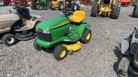 JOHN DEERE LT150 RIDING LAWN MOWER