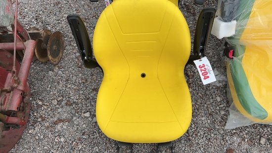 JOHN DEERE SEAT