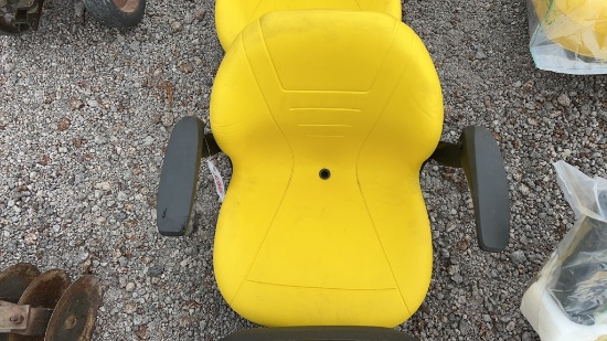JOHN DEERE SEAT