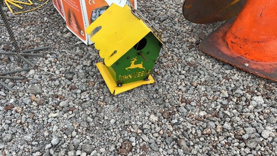 METAL BIRD HOUSE JOHN DEERE