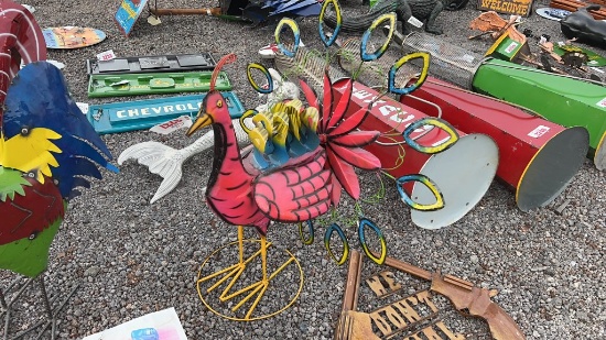 METAL YARD ART PEACOCK