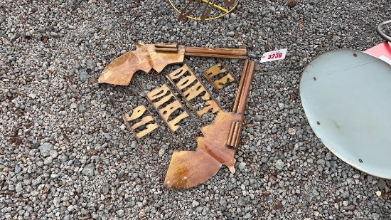 METAL WALL ART "WE DONT CALL 911" SIGN