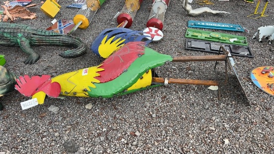 METAL YARD ART ROOSTER 6' TALL +/-