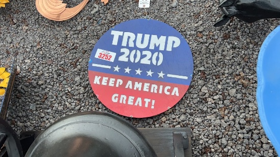 METAL WALL ART "TRUMP 2020" SIGN