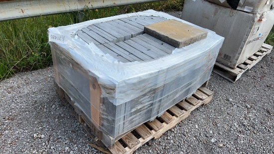 PALLET OF CONCRETE PAVERS