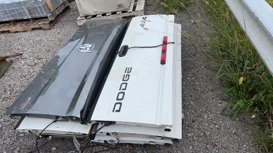 PALLET OF TRUCK TAILGATES