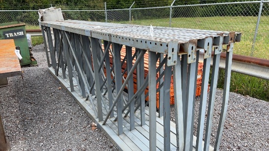 QTY 10) 15' PALLET RACKING UPRIGHTS & CROSSMEMBERS