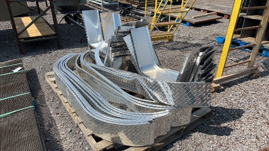 PALLET OF ALUMINUM TRAILER FENDERS