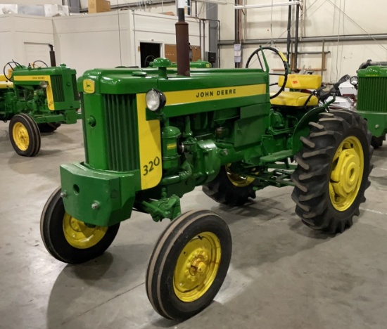 1957 JOHN DEERE 320