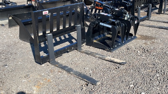 UNUSED SKID STEER 48" PALLET FORKS