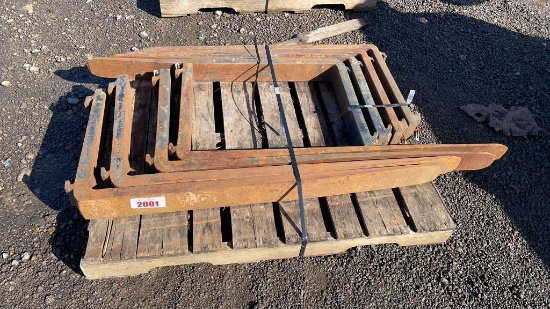 QTY 8) PALLET OF FORKS