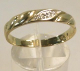 14kt yellow gold ring with diamonds